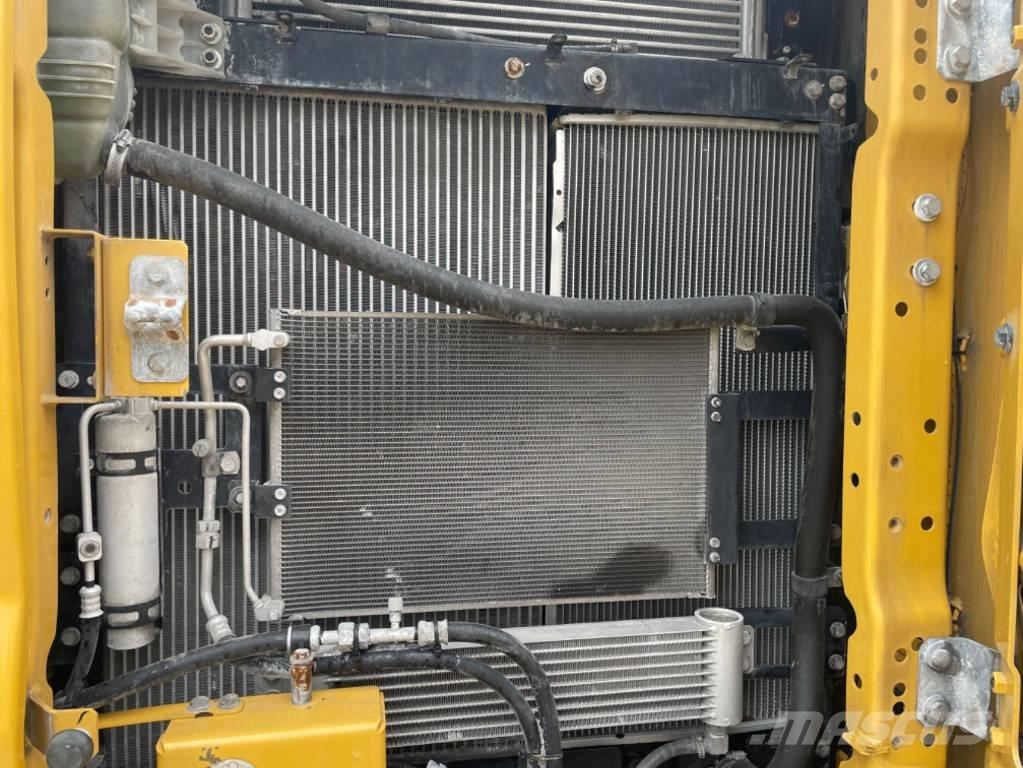 CAT 320 Excavatoare pe șenile
