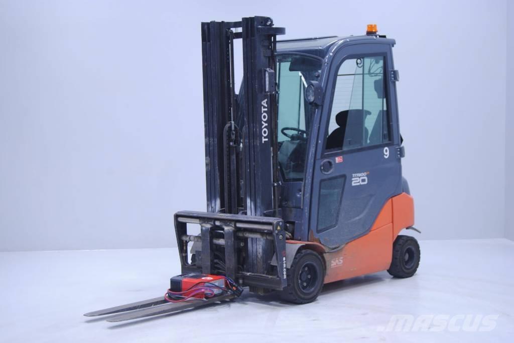 Toyota 8FBMK20T Stivuitor electric