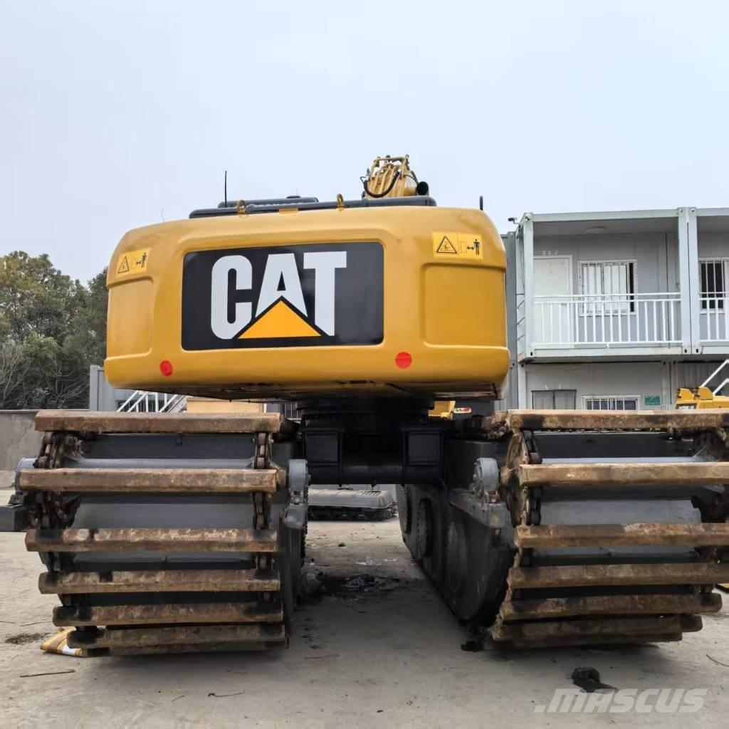 CAT 320 D Excavator amfibiu