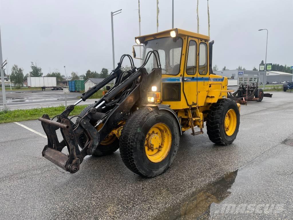 Volvo BM 4200 Incarcator pe pneuri