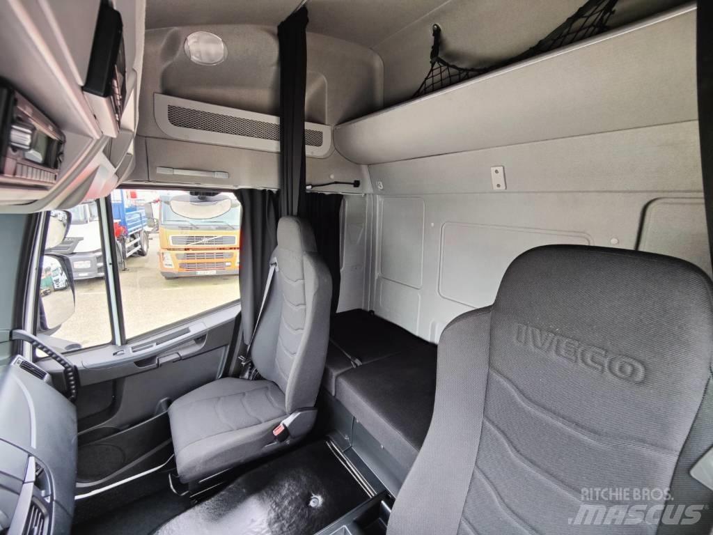 Iveco 180E 28 Autocamioane