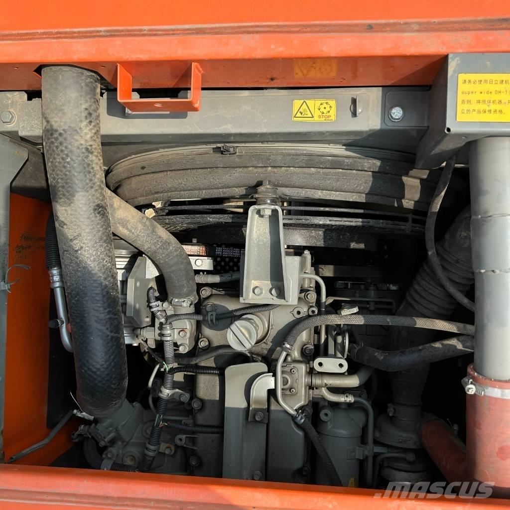 Hitachi 130 Excavatoare pe șenile

