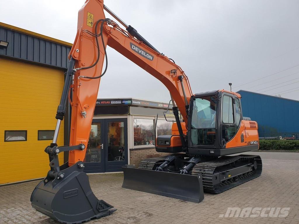 Develon DX140LC Excavatoare pe șenile
