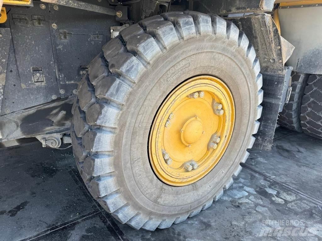 Komatsu HD405-7 Camioane cu basculante rigide