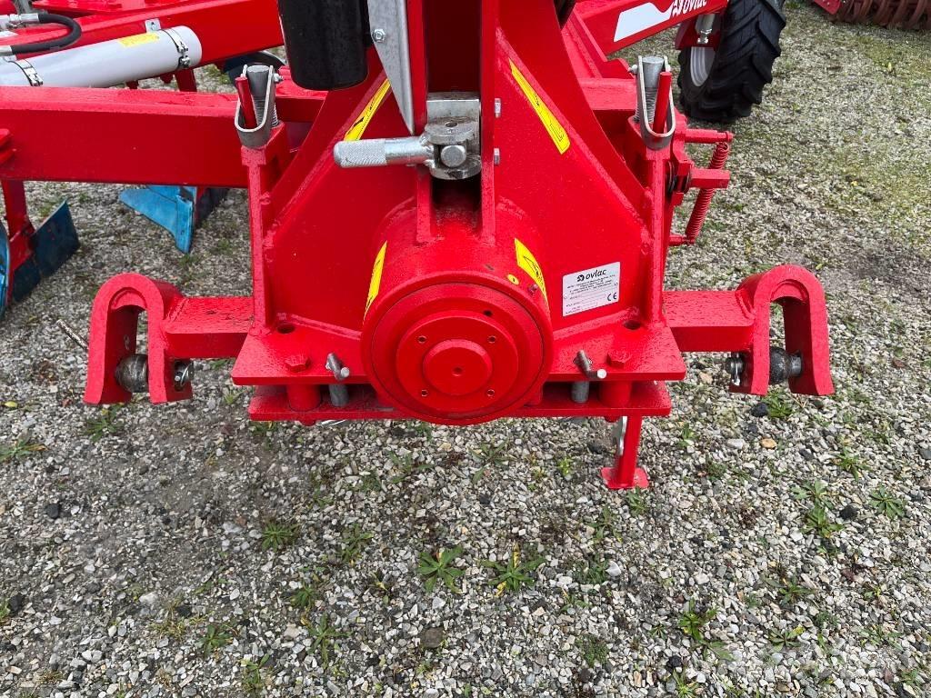 Ovlac Mini NH 7+2 Pluguri reversibile