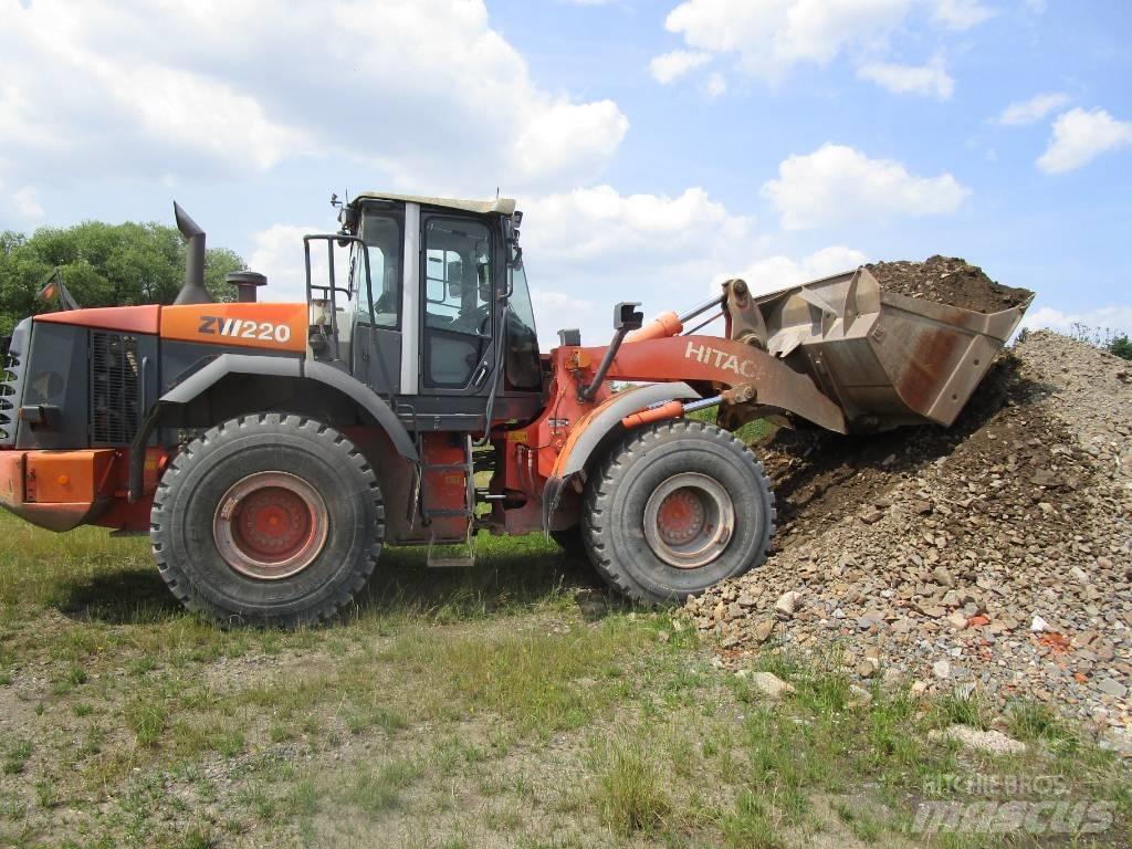 Hitachi ZW 220  Waage Incarcator pe pneuri
