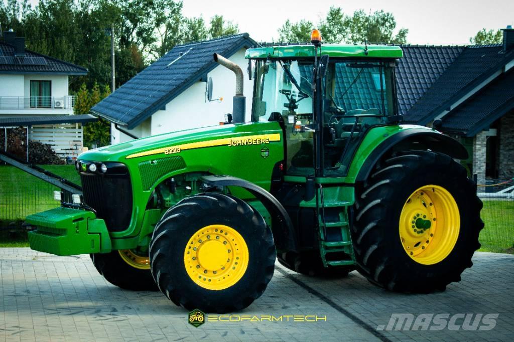 John Deere 8220 Tractoare