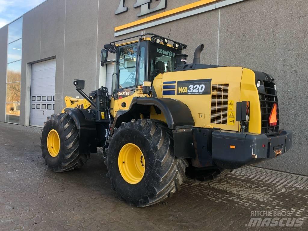 Komatsu WA 320-8 Incarcator pe pneuri