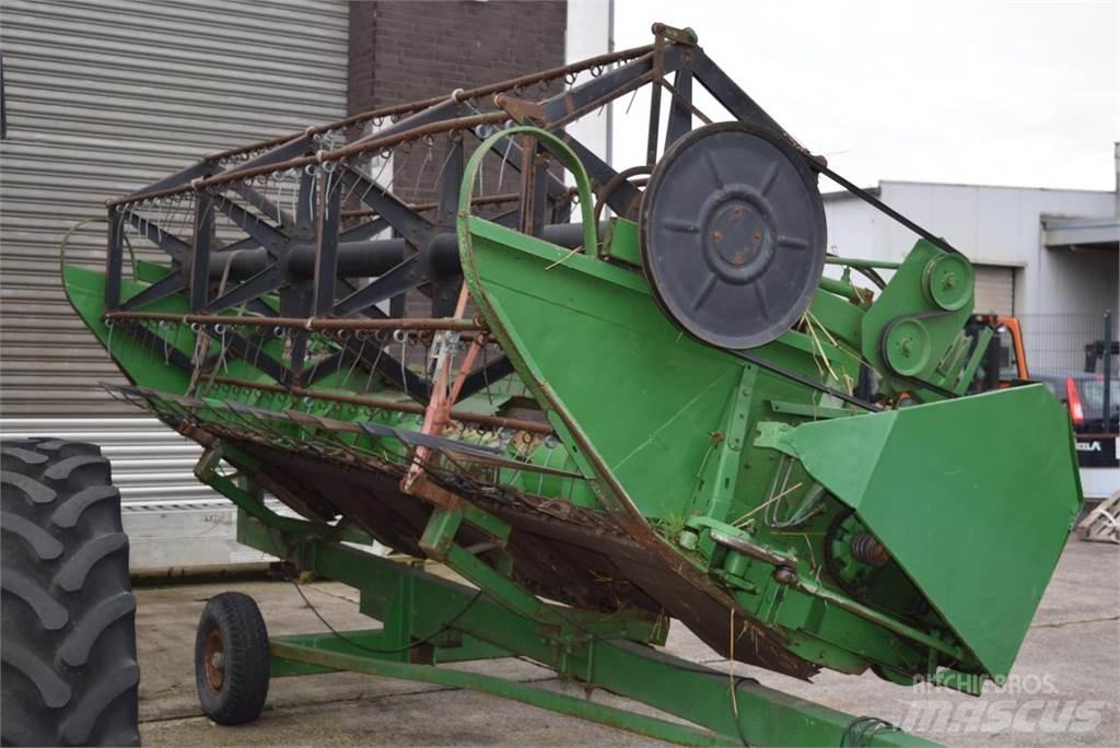 John Deere 1065 Combine de secerat