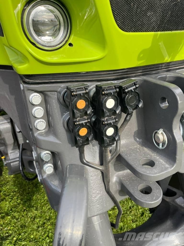 CLAAS AXION 930 Tractoare