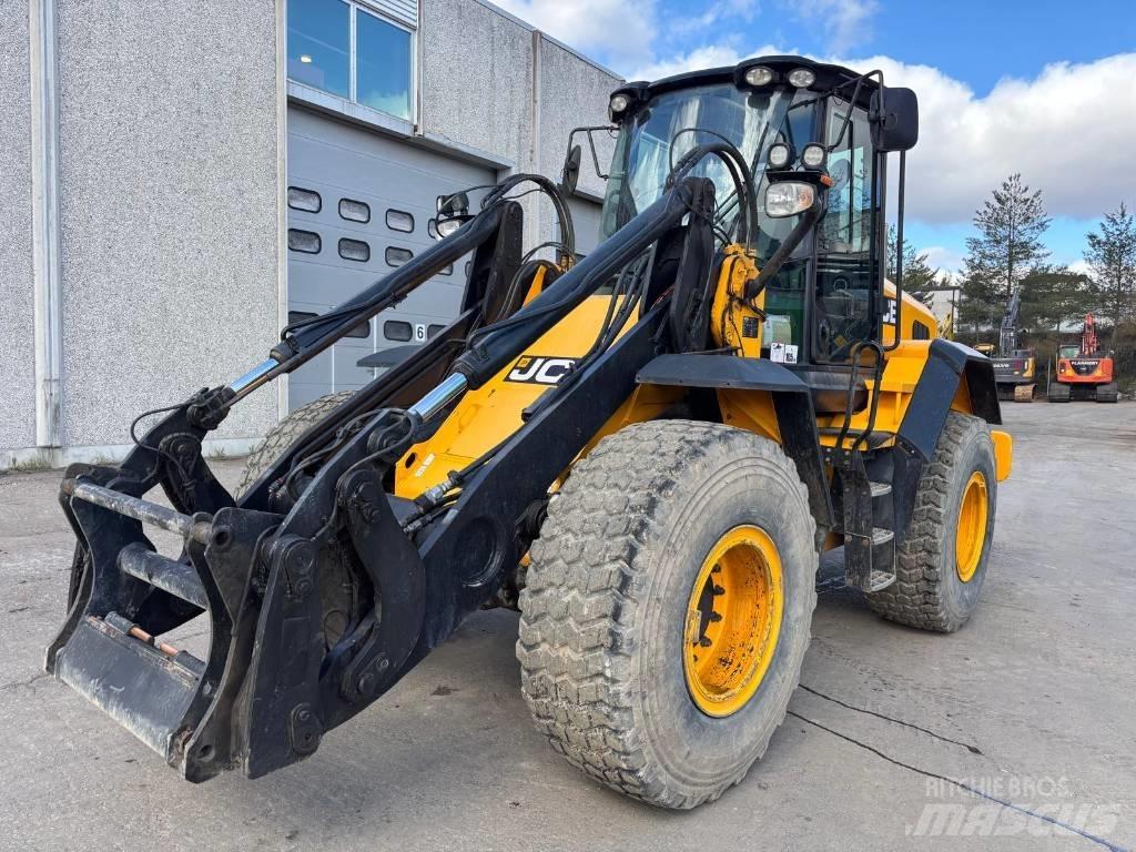 JCB 437 HT Incarcator pe pneuri