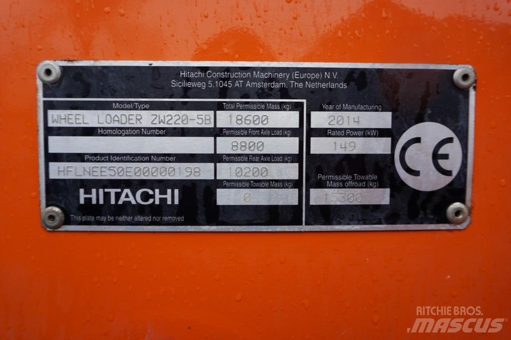 Hitachi ZW 220-5 B Incarcator pe pneuri