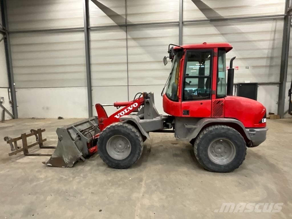 Volvo L 30 B-Z/X Incarcator pe pneuri