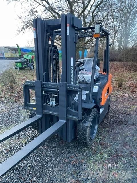 Doosan D30NXS Stivuitor diesel