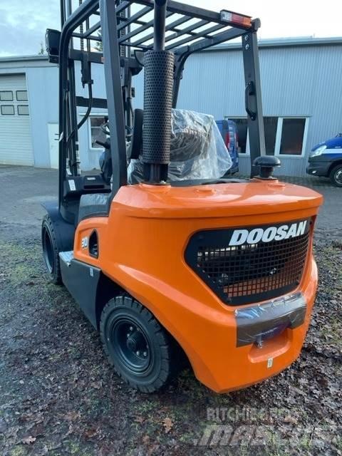 Doosan D30NXS Stivuitor diesel