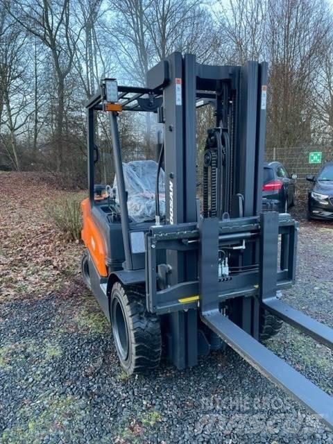 Doosan D30NXS Stivuitor diesel