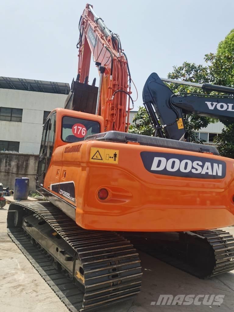 Doosan DX225LC-9C Excavatoare pe șenile
