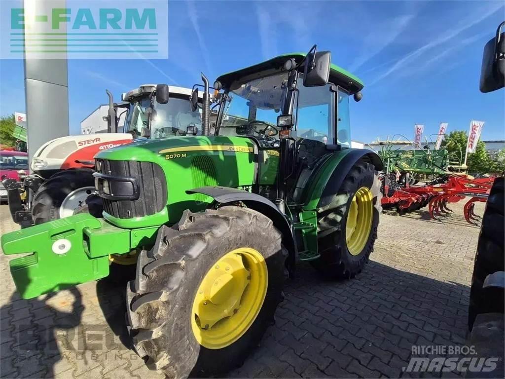 John Deere 5070 m Tractoare