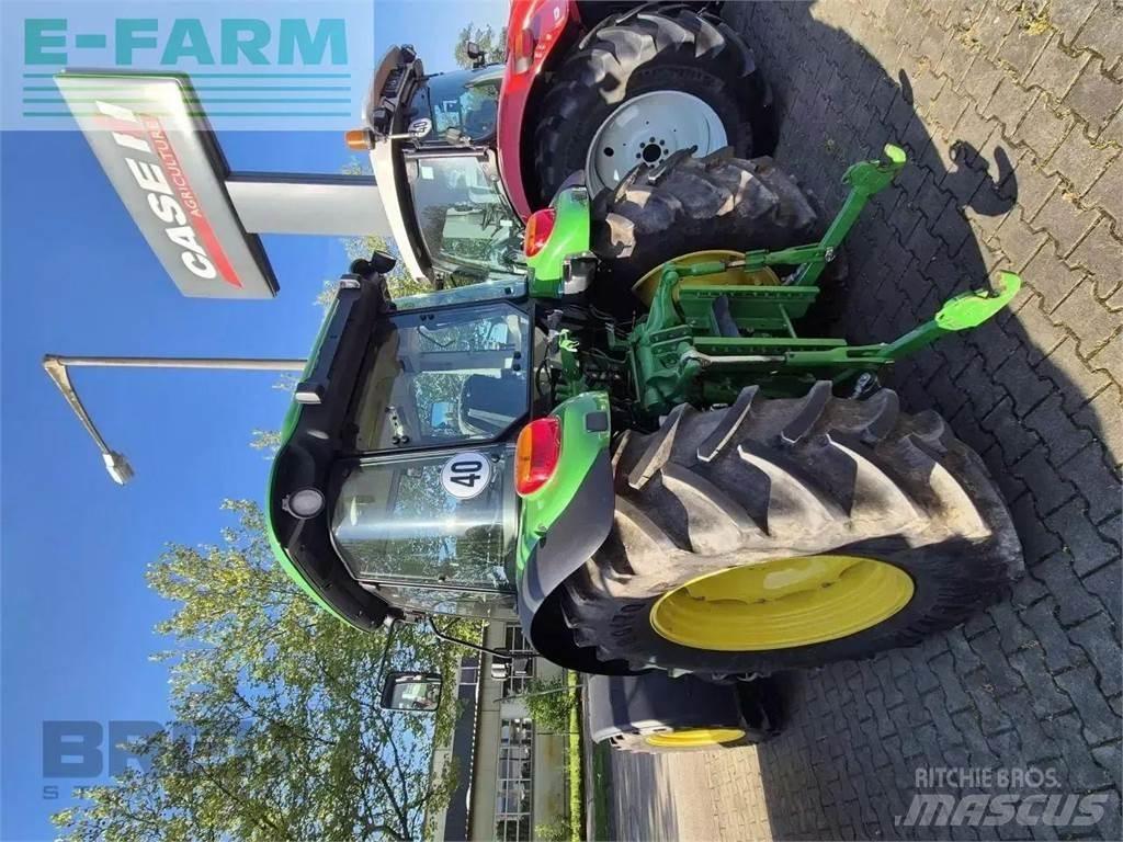 John Deere 5070 m Tractoare