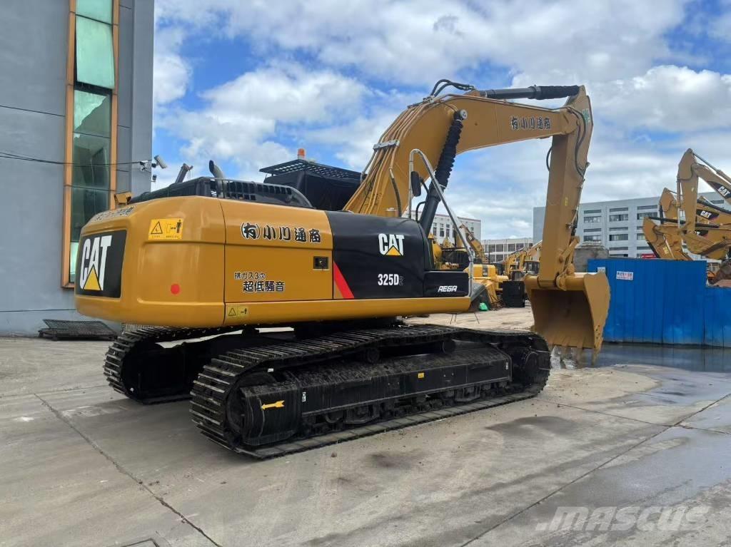 CAT 325 D Excavatoare pe șenile
