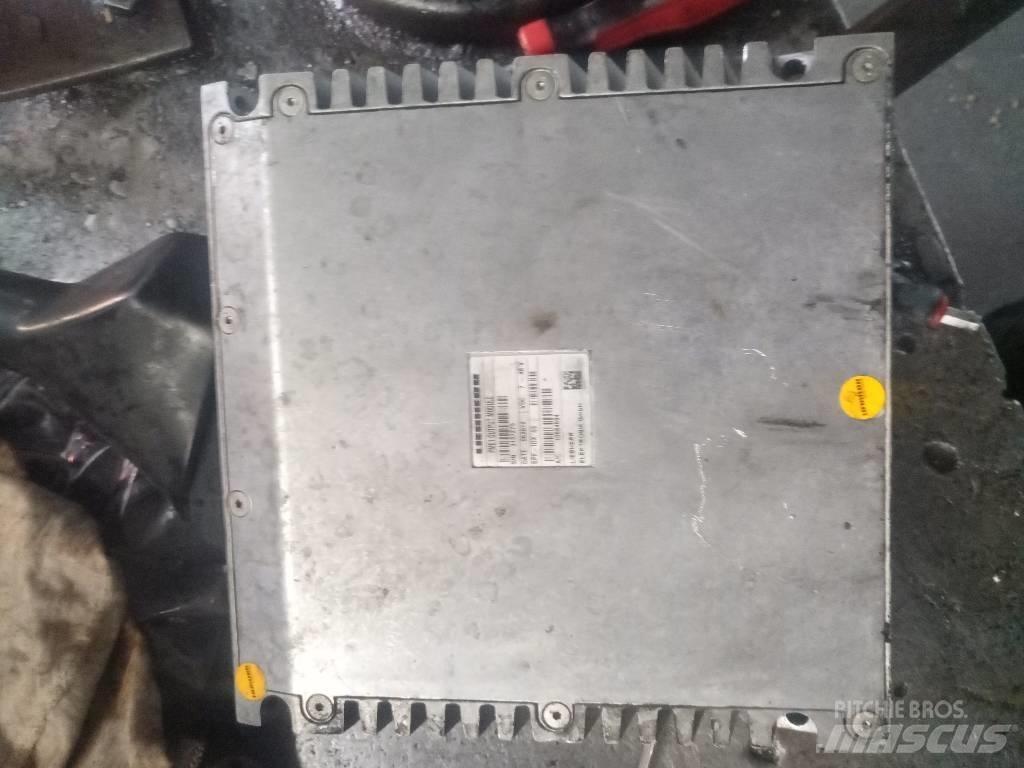 Liebherr R 916 LC Electronice