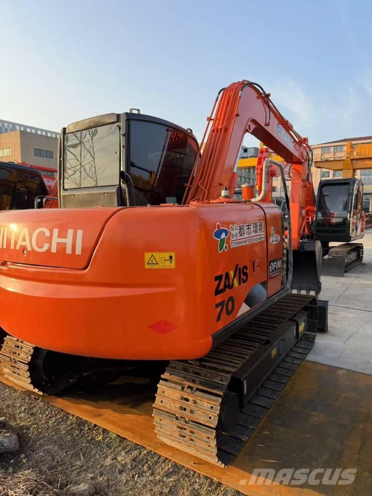 Hitachi 70 Excavatoare pe șenile
