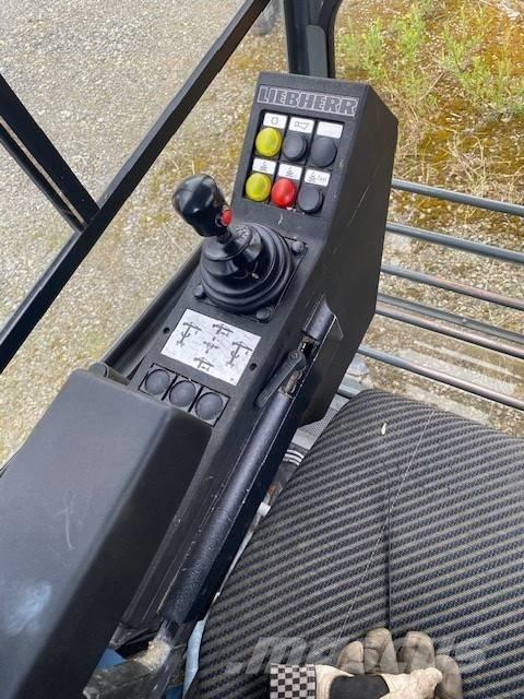 Liebherr 132 EC-HM Macarale turn