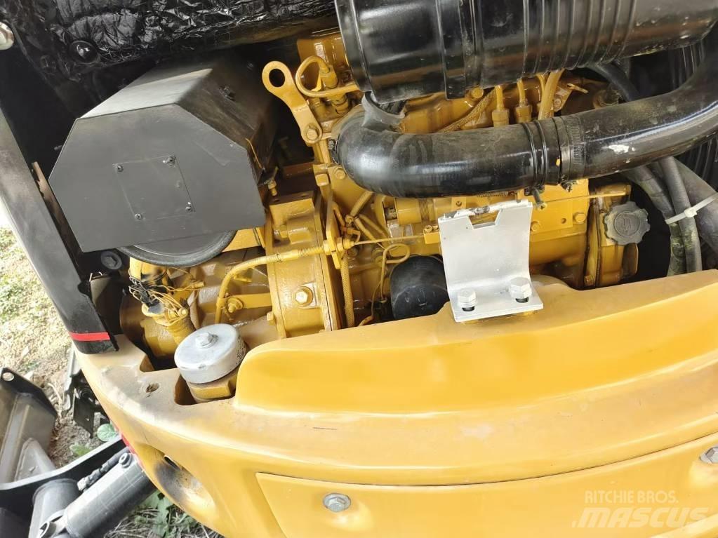 CAT 303 CR Mini excavatoare < 7t