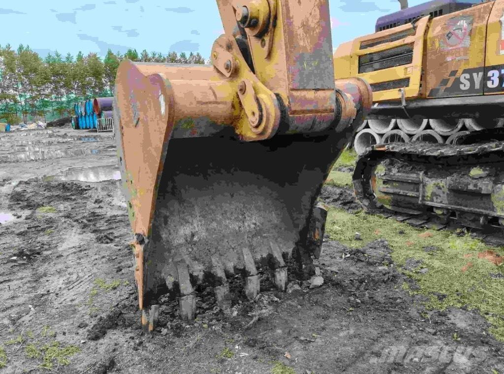 CAT 326 Excavatoare pe șenile
