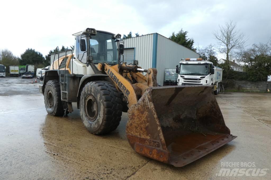 Liebherr L 556 Incarcator pe pneuri