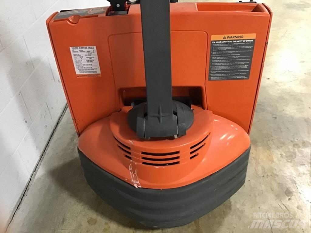Toyota 7HBW23 Transpaleta electica cu furca