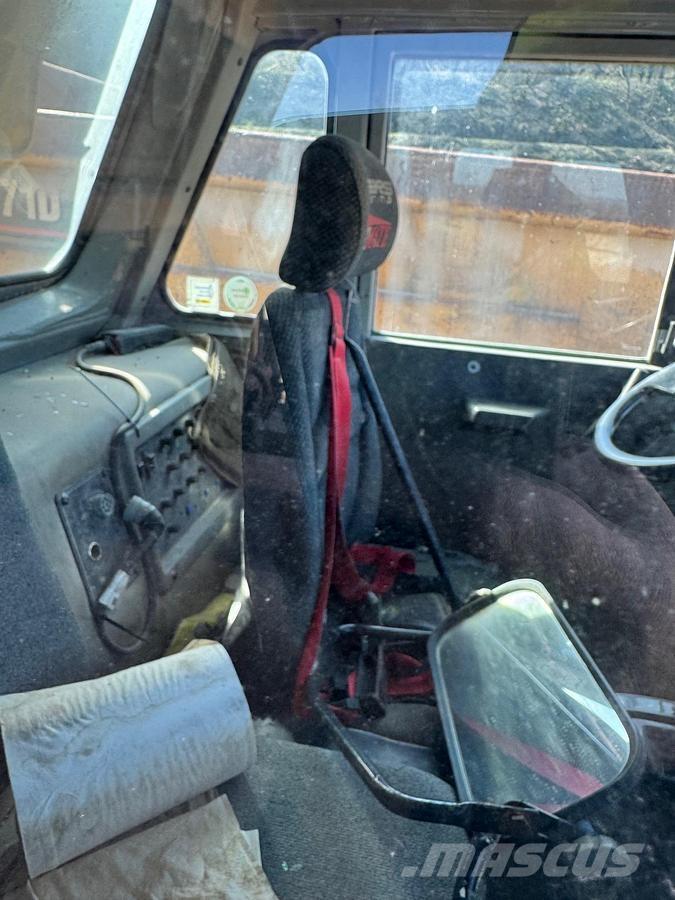 CAT 769D Cabine si interior