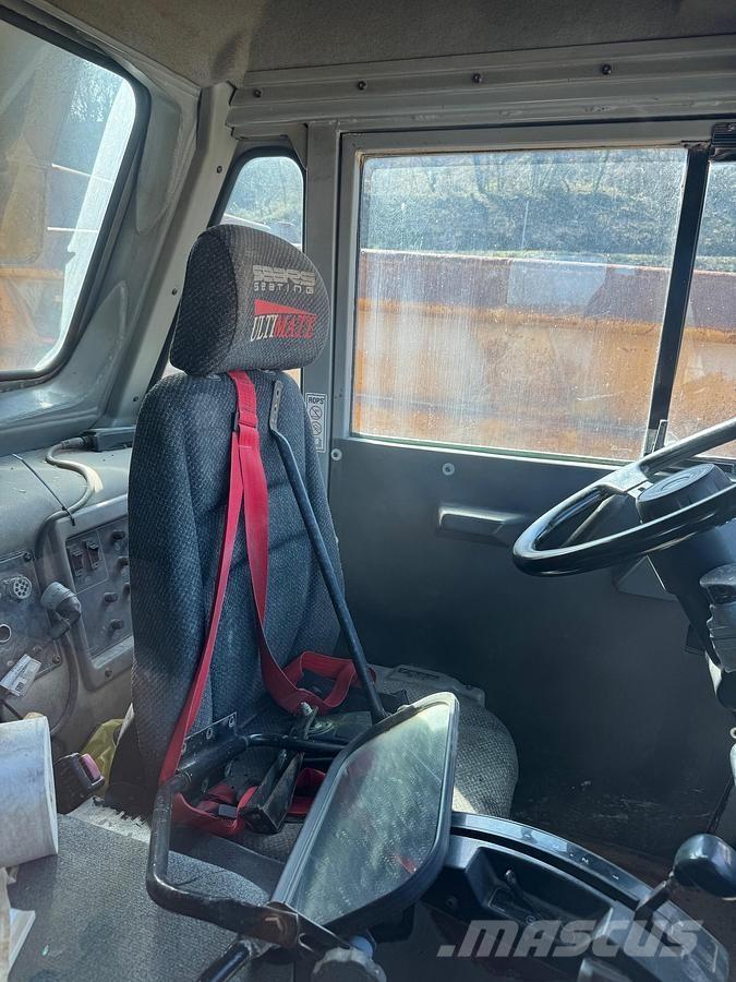 CAT 769D Cabine si interior