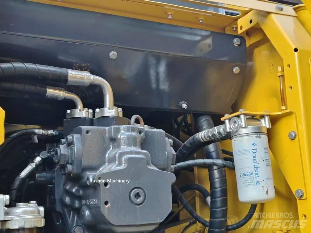 Komatsu PC 220-7 Excavatoare pe șenile
