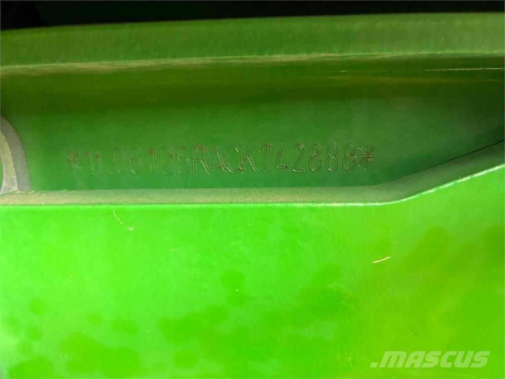 John Deere 6125R Tractoare
