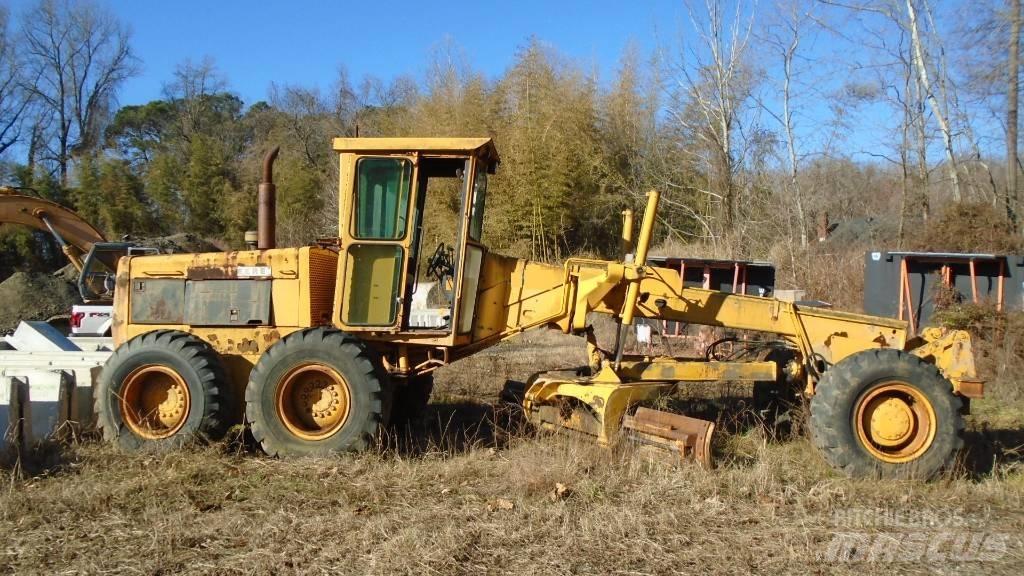 John Deere 672 A Gredere