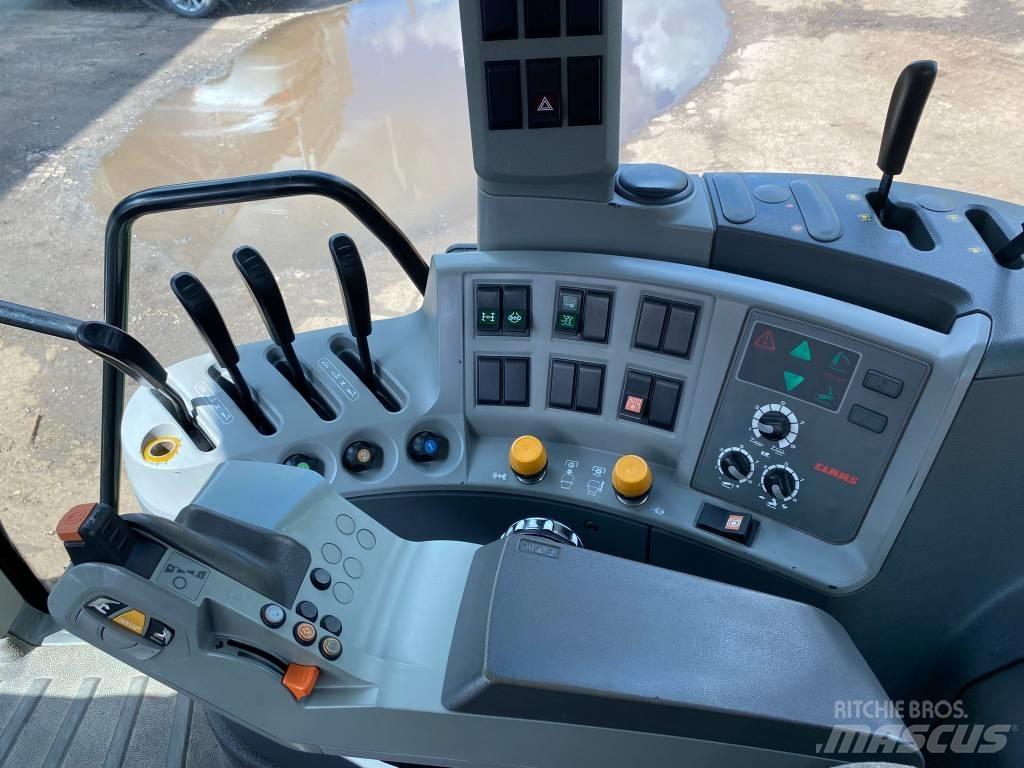 CLAAS Arion 640 Tractoare