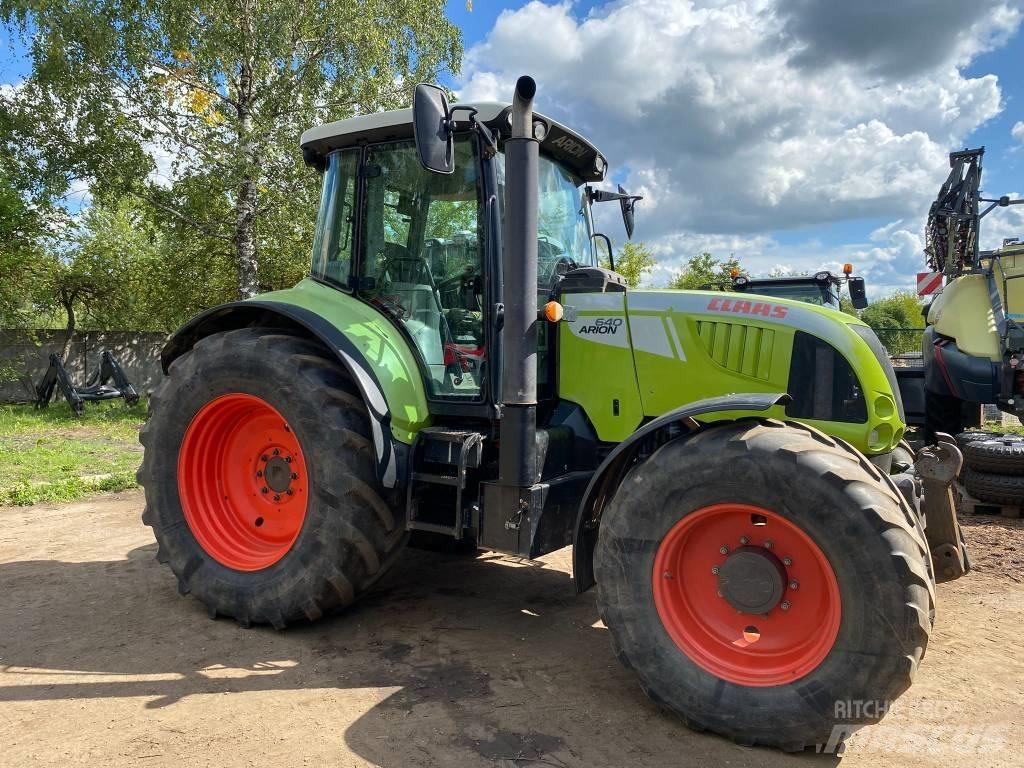 CLAAS Arion 640 Tractoare
