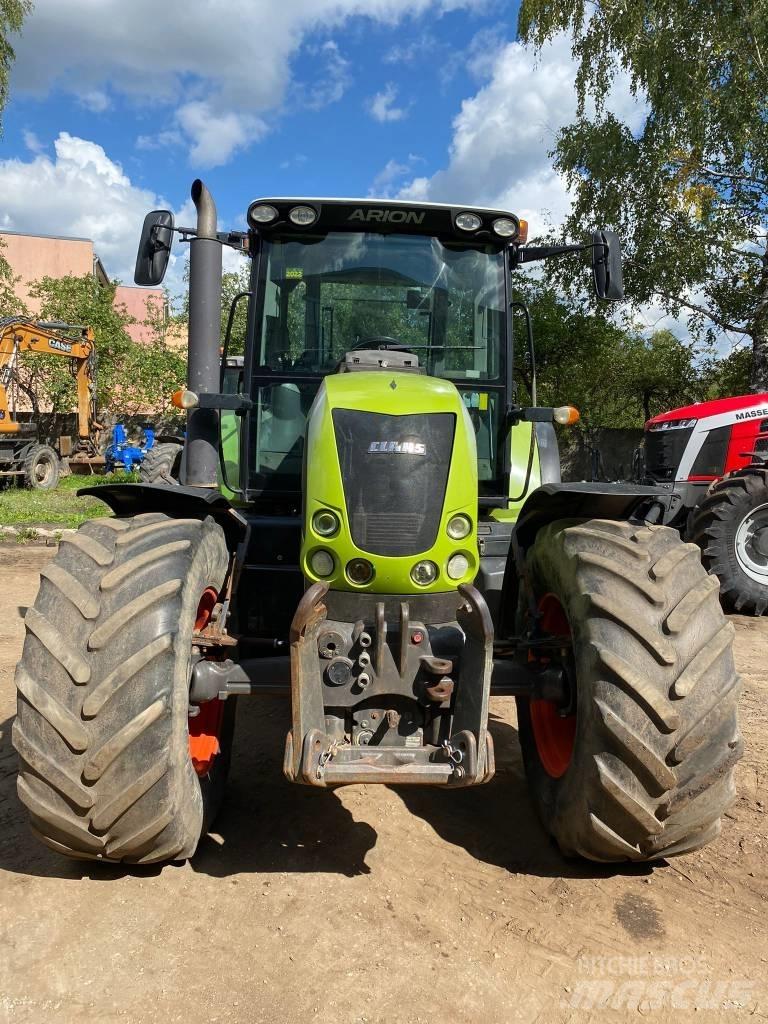 CLAAS Arion 640 Tractoare
