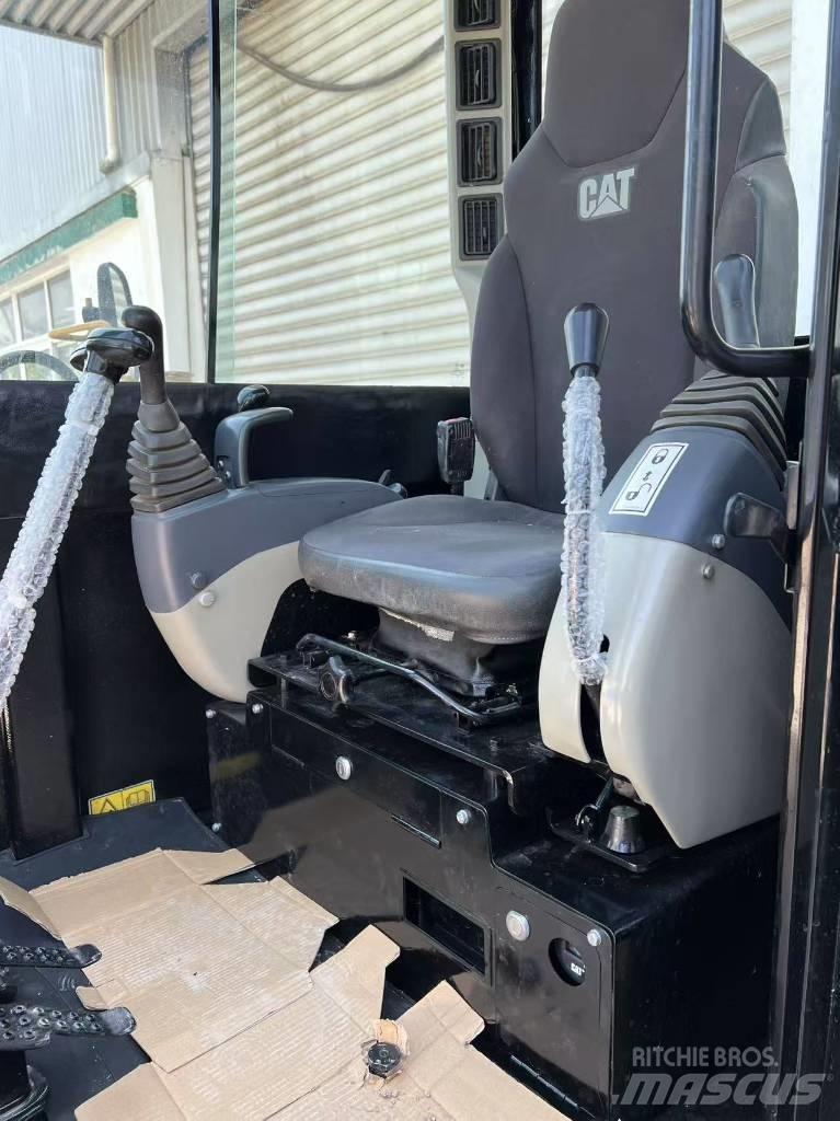 CAT 305.5 Excavatoare pe șenile

