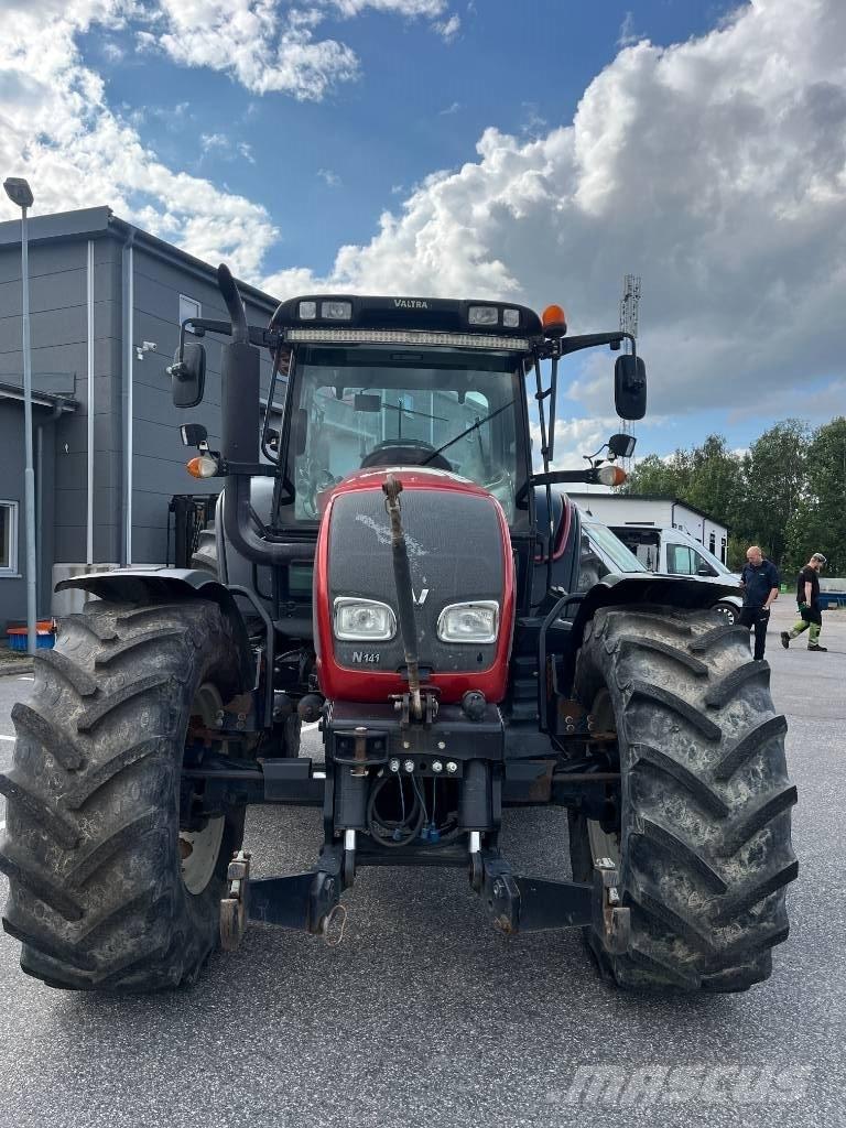 Valtra N 141 Tractoare