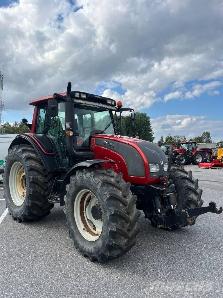 Valtra N 141 Tractoare