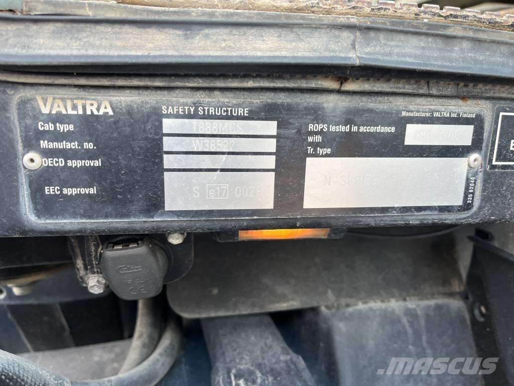 Valtra N 141 Tractoare
