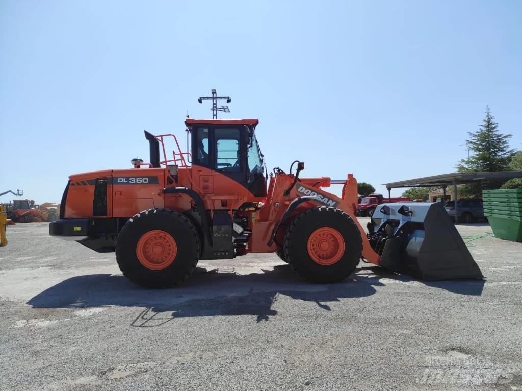 Doosan DL 350-5 Incarcator pe pneuri