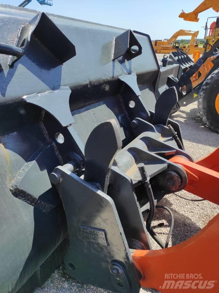 Doosan DL 350-5 Incarcator pe pneuri