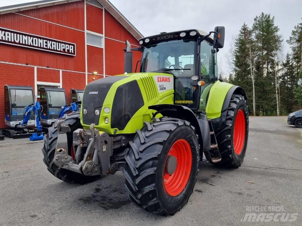 CLAAS 820 Axion Tractoare