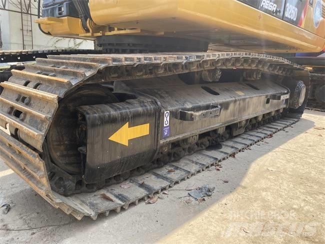 CAT 325 D Excavatoare pe șenile
