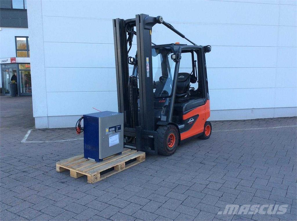 Linde E25 Stivuitor electric