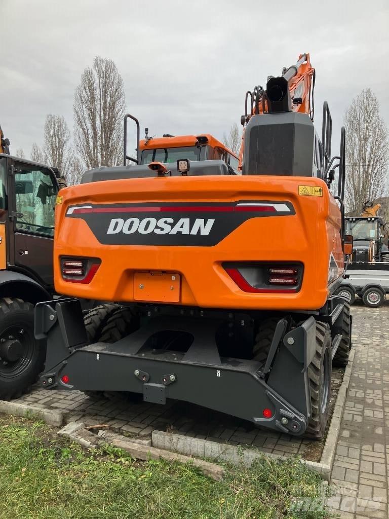 Doosan DX 170 W-7 Excavatoare cu roti