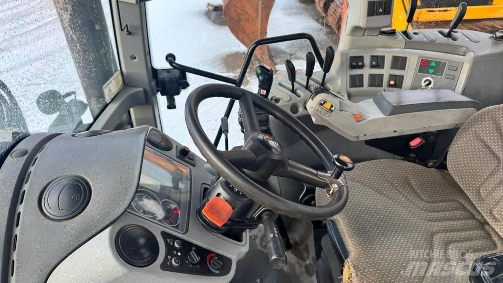 CLAAS Arion 530 Tractoare